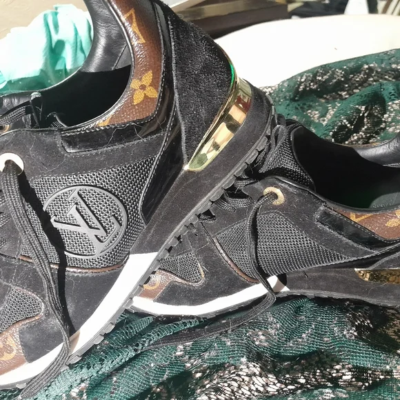 Louis Vuitton Sneakers - Picture 1 of 8